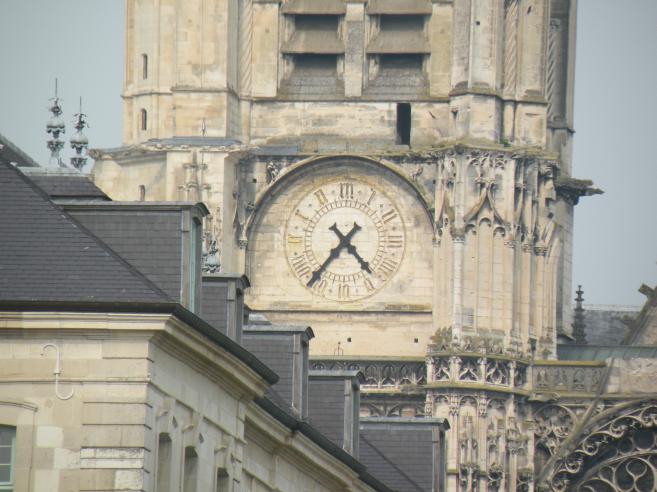  horloge du clocher de la cathédrale